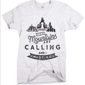 Gray “The Mountains are Calling...” Shirt Small